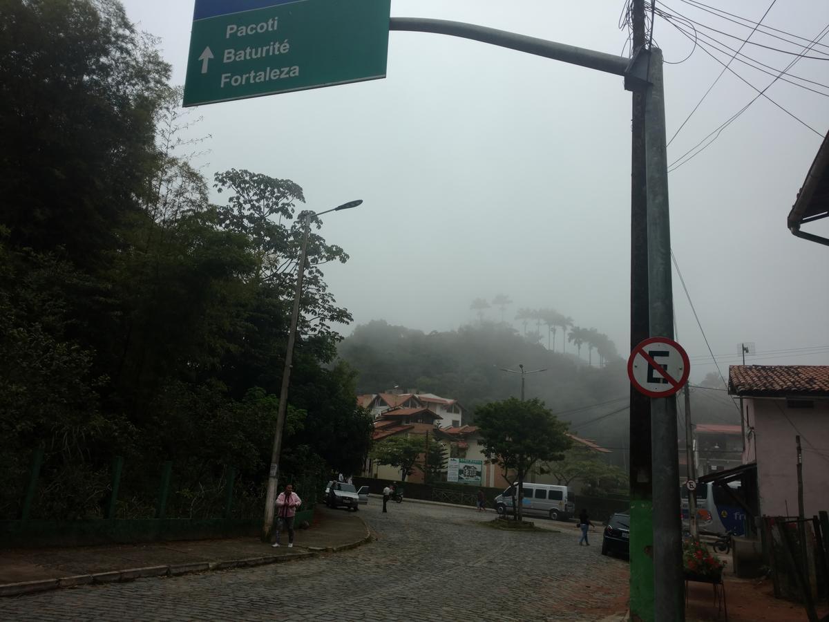 Lindo Chale No Centro De Guaramiranga Apartment Bagian luar foto